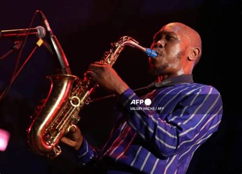 Henriquez Live in Lagos: Afrobeat Legend Ignites the Stage with Explosive Performance!