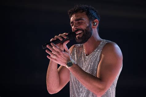  Marco Mengoni: A Festa de Carnaval Inesquecível e Controvérsia Musical!